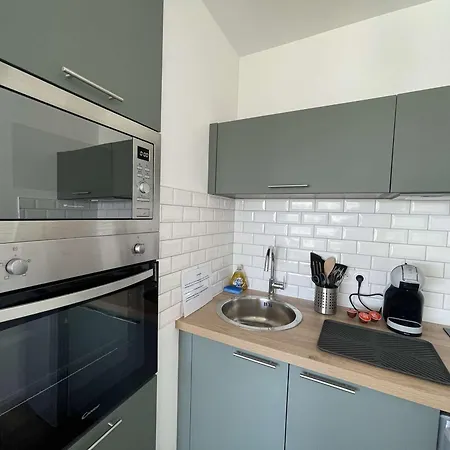 Renove Avec Grande Terrasse Et Garage A - Fr-1-494-184 *