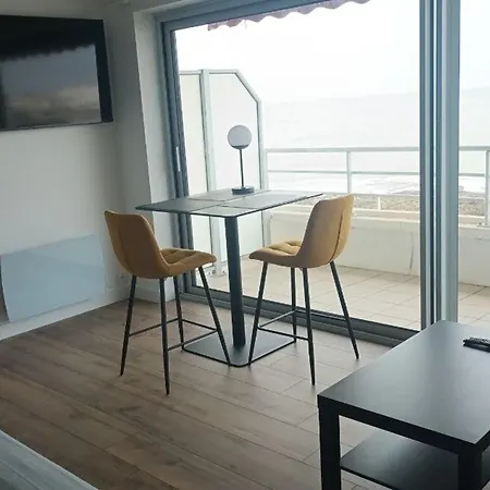 Renove Avec Grande Terrasse Et Garage A - Fr-1-494-184